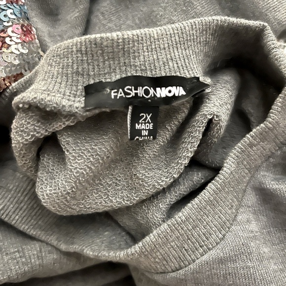 NWOT/Fashion Nova grey sequin sweatshirt,  drop shoulder,ribbed cuffs & hemπ©Άπ - Picture 4 of 4